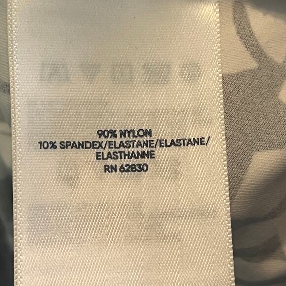 Lands' End Women's Elbow Sleeve Relaxed UPF 50 Rash Guard Black White Floral LP - Picture 5 of 8